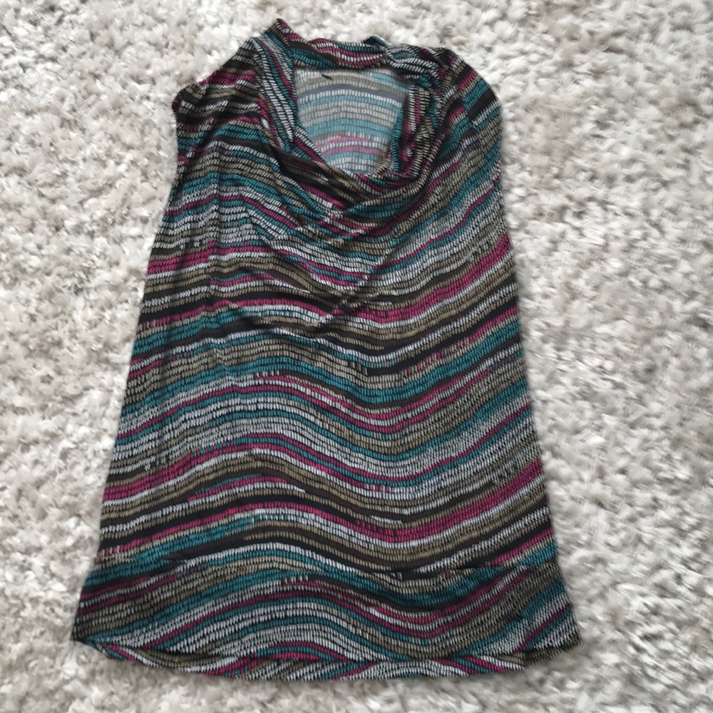 ☀️3 for$24 sleeveless tops SUMMER SALE! This Top Size Medium stretchy.